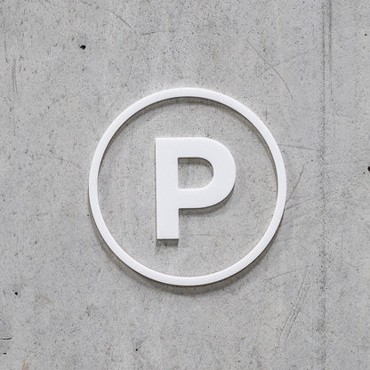 Pictogramme Stationnement blanc, vue rapprochée
