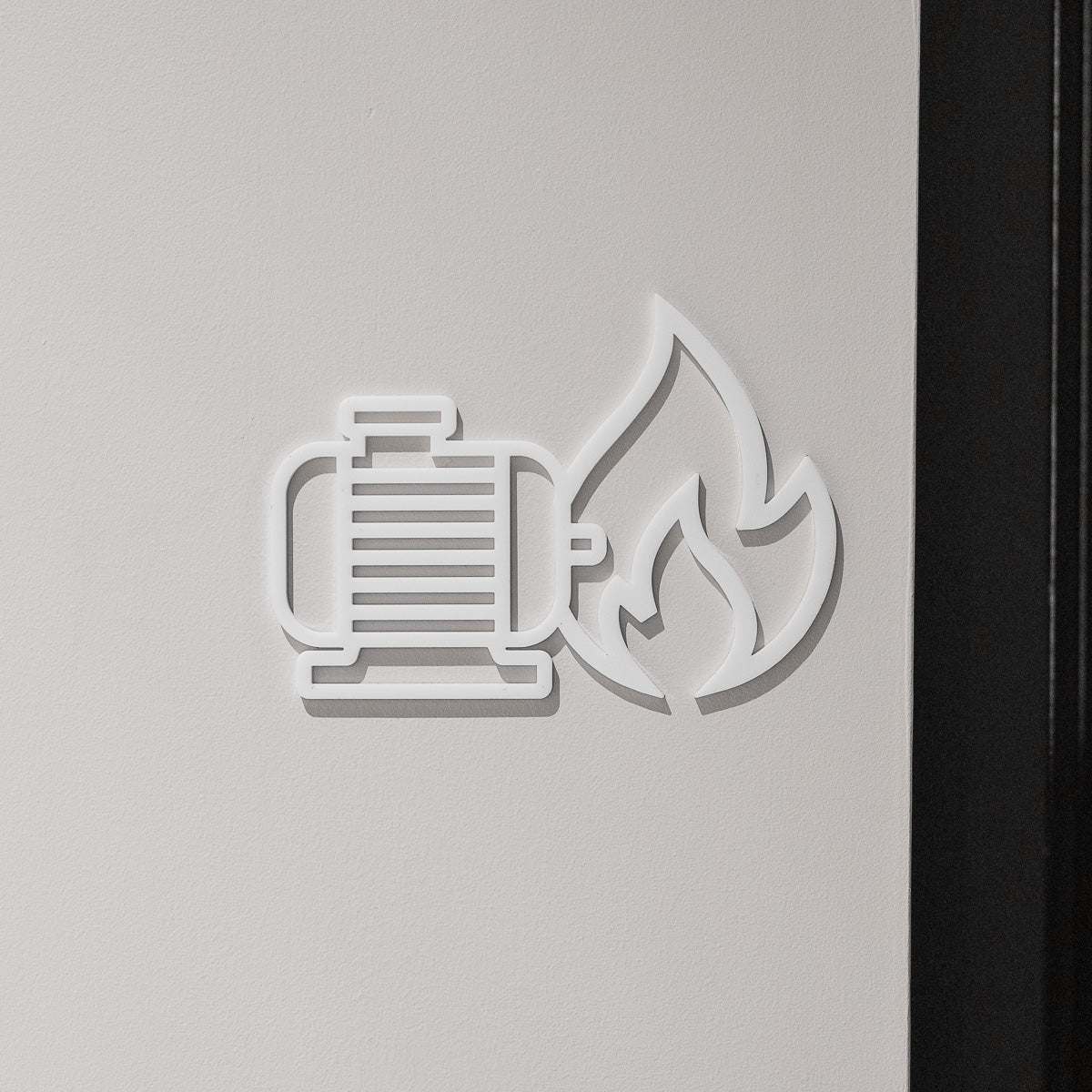 Pictogramme Pompe gicleur blanc, vue rapprochée