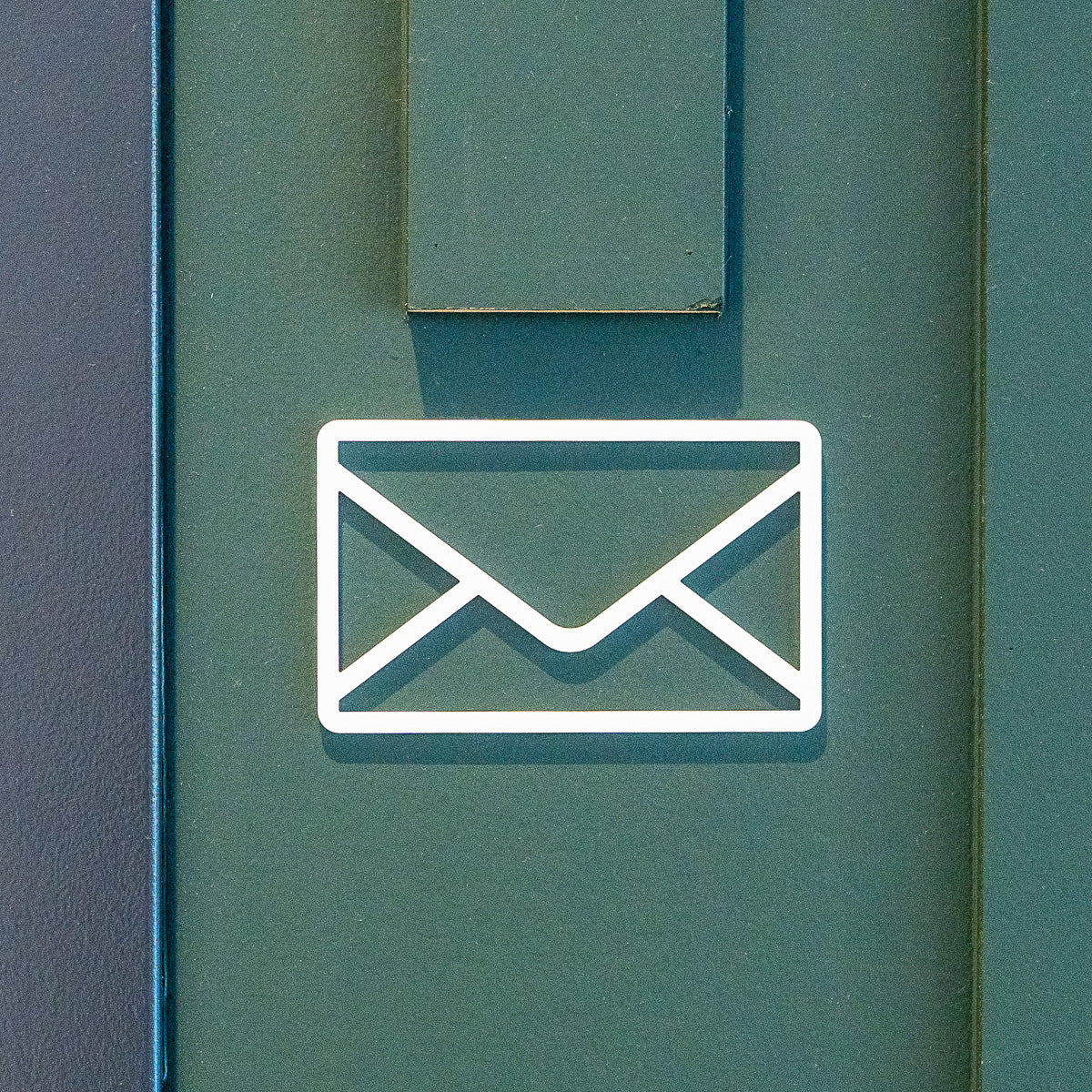 Pictogramme Poste blanc, vue rapprochée