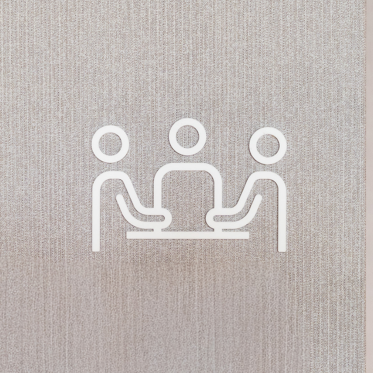 Pictogramme Salle multi blanc, vue rapprochée