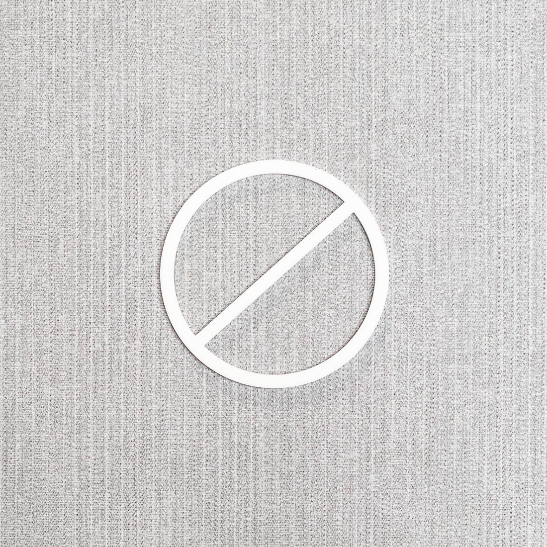 Pictogramme Accès interdit blanc, vue rapprochée