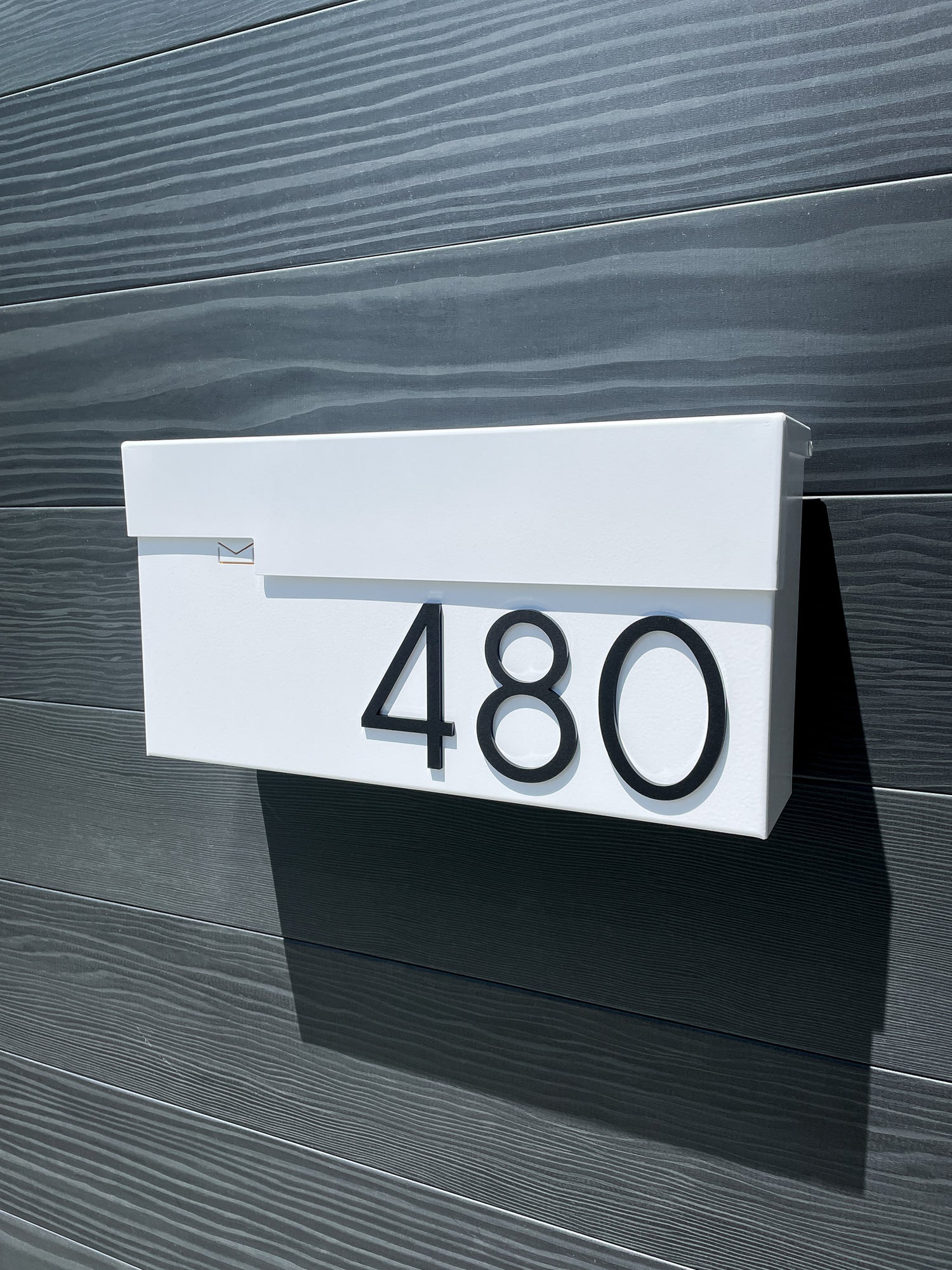 Urbaine noire et blanche