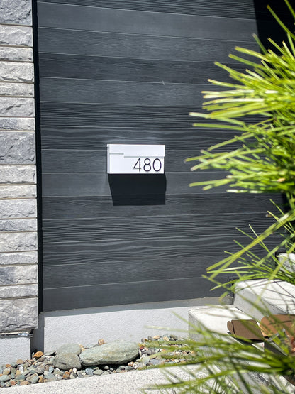 Urbaine noire et blanche